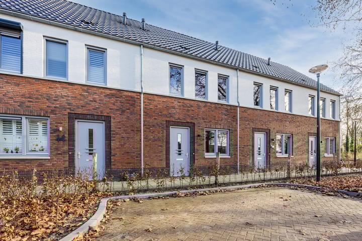 Vogelweide 16 in Gemert photo