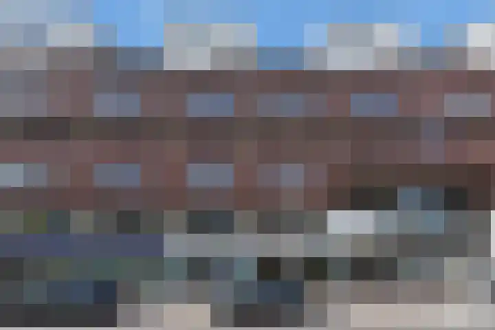 Volendamlaan 1206 in Den Haag