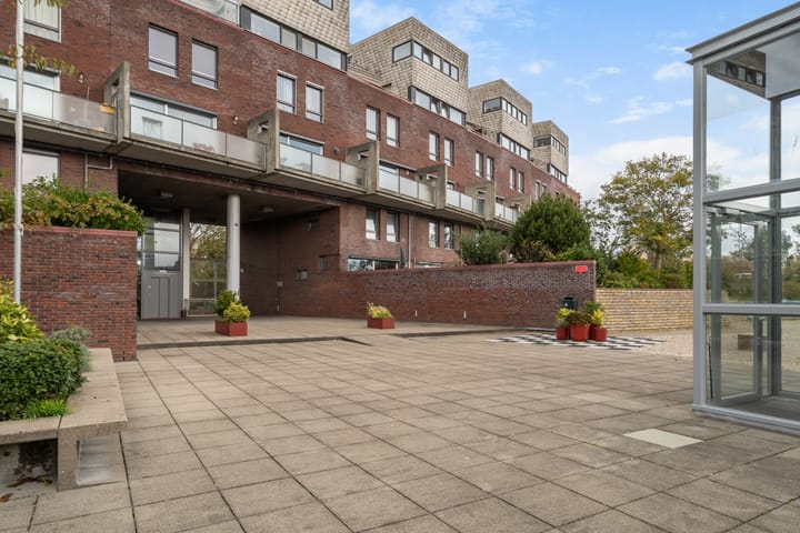 Volendamlaan 1226 in 's-Gravenhage photo