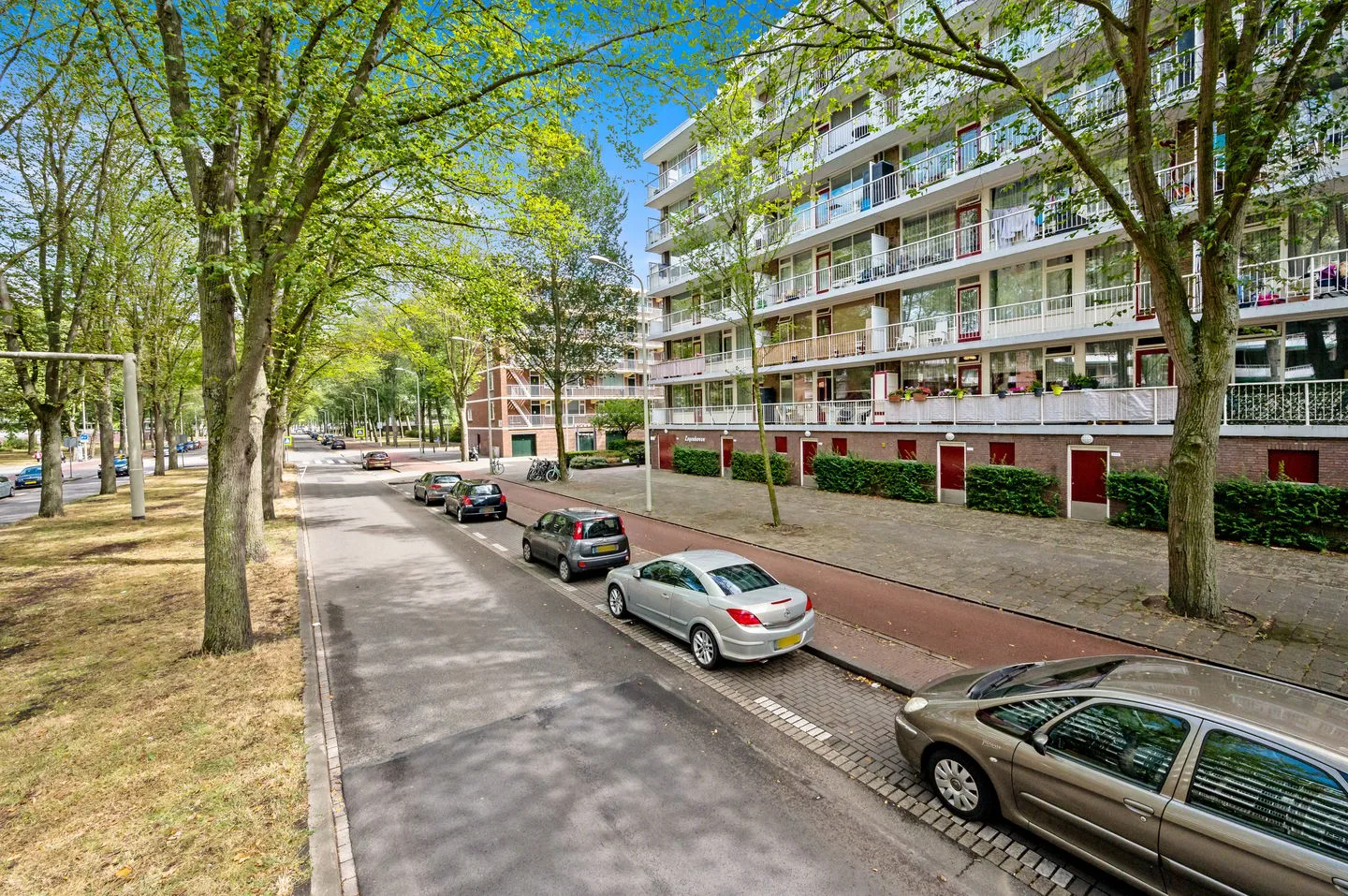 Volendamlaan 944 in Den Haag