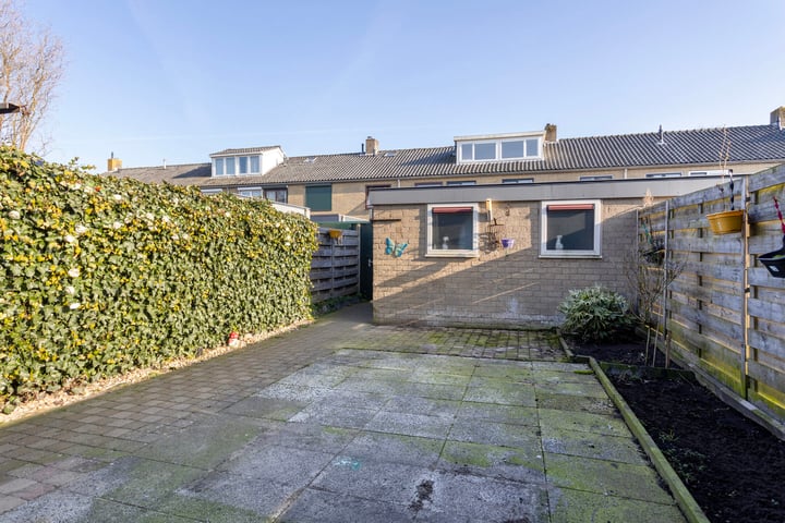 Von Liebigstraat 11 in Nieuw-Vennep photo