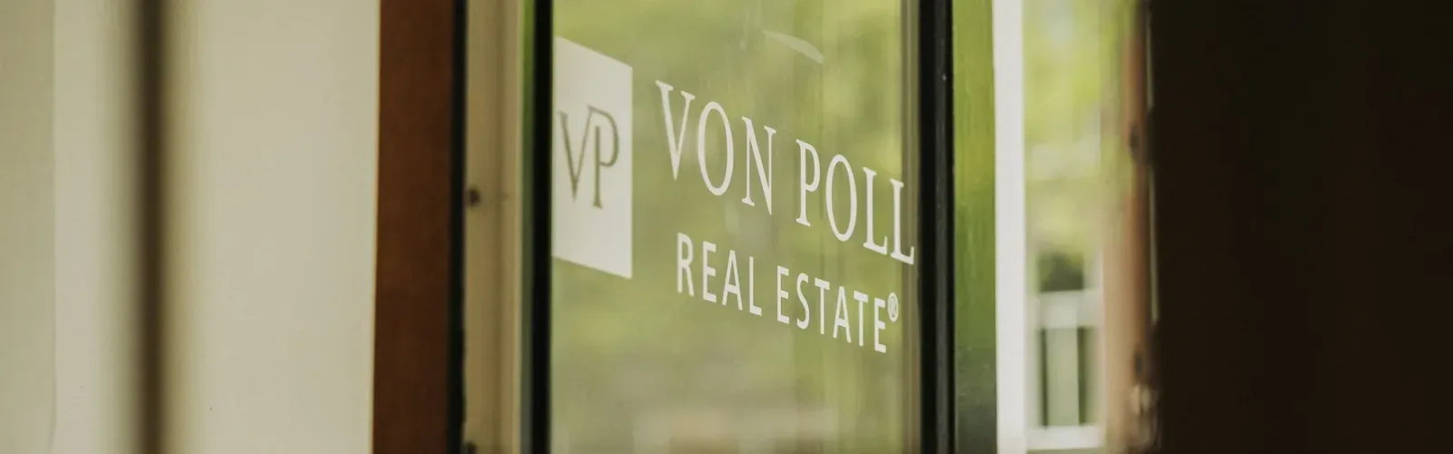 Mannschaftsfoto von VON POLL REAL ESTATE