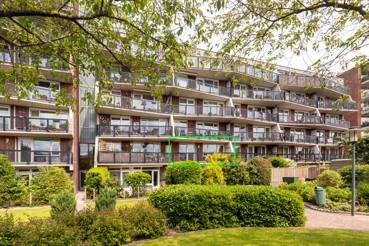 Vondelweg 940 in Haarlem photo