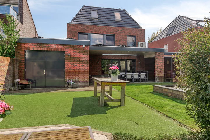 Voorhof 9 in Berghem Foto