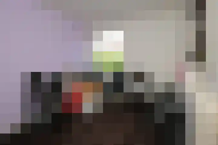 Voormors 67 Enter thumbnail 13