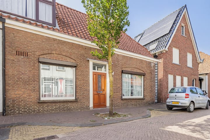 Voorstraat 20 in Klaaswaal Foto