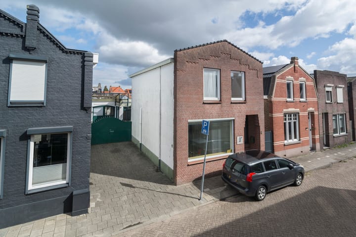 Voorstraat 7 en Roosendaal foto