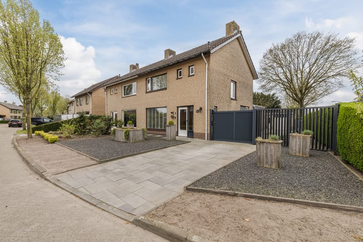 Vossenheuvel 3 in De Mortel photo