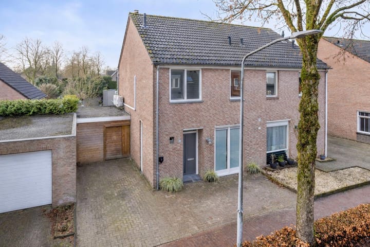 Photo of property Vossenhof 20, Hooge Mierde