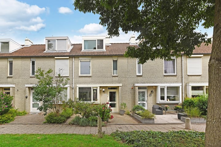 Vrouwenmantel 13 in Nootdorp foto