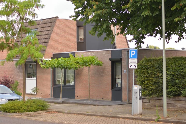 Vrusschemigerweg 28A in Heerlen Foto