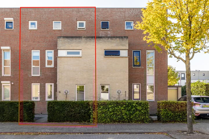 Vuurvlinder 16 in Breda Foto