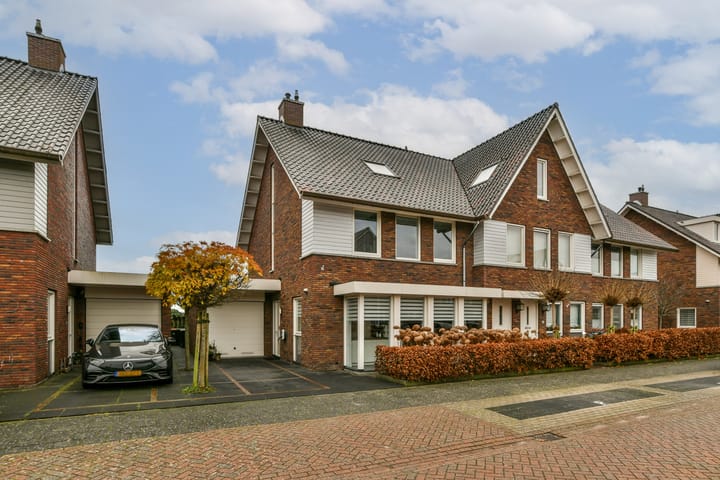 W.L. Döllstraat 85 in Lisse Foto