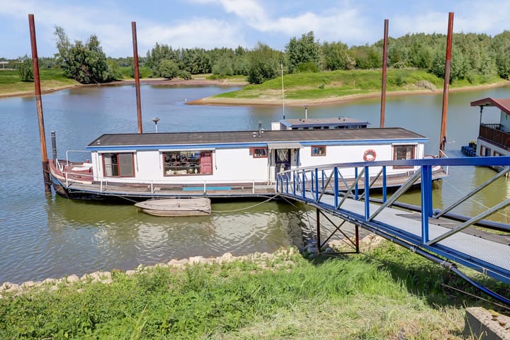 Waalbandijk 70 in Beneden-Leeuwen foto