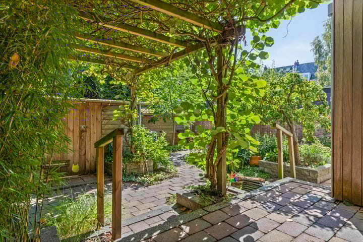 Waldeck-Pyrmontplein 4 in Groningen Foto