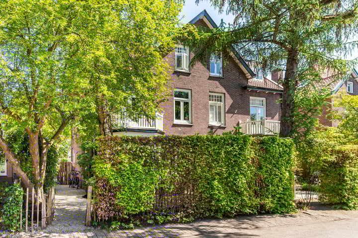 Waldecklaan 19 en Bussum foto