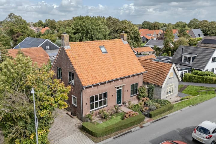 Walingsdijk 1 in Ursem Foto