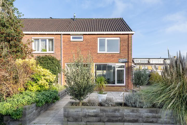 Walraven van Hallstraat 5 in Heemskerk