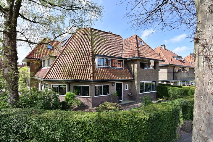 Waltherlaan 26 in Bussum foto