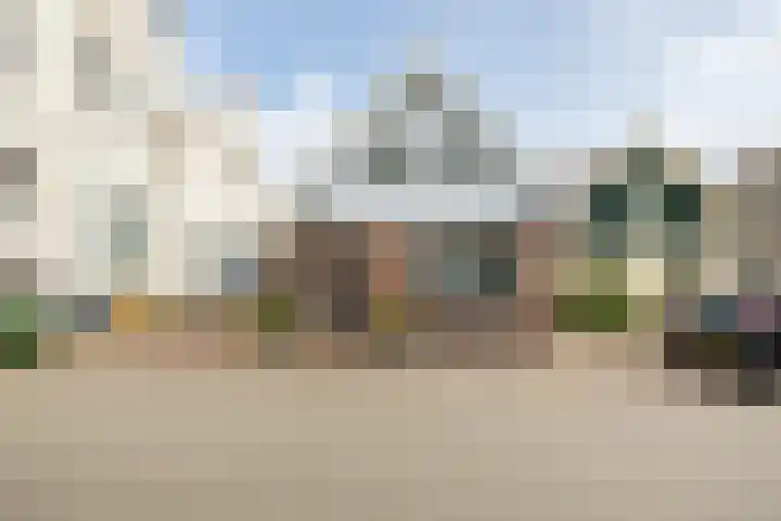 Warder 129 Warder thumbnail 6