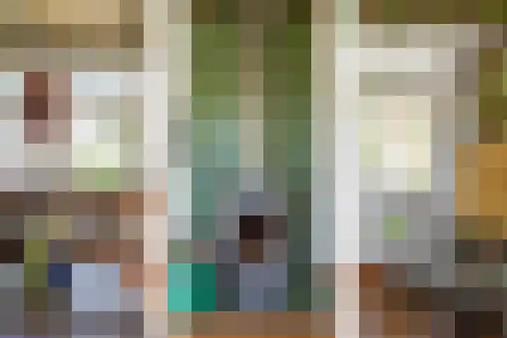 Warder 13 Warder thumbnail 10