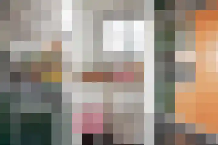 Warder 13 Warder thumbnail 12