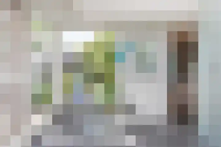 Warder 13 Warder thumbnail 16