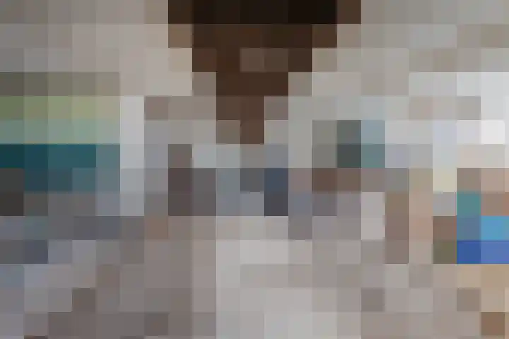 Warder 13 Warder thumbnail 18