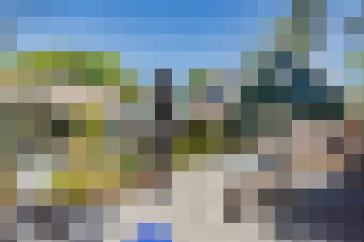 Warder 13 Warder thumbnail 21