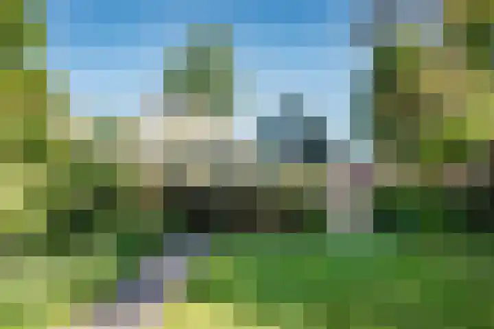 Warder 13 Warder thumbnail 28