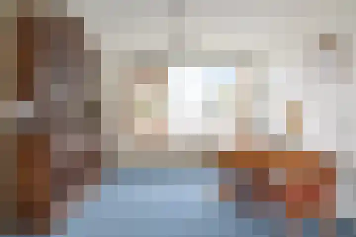 Warder 169 Warder thumbnail 14