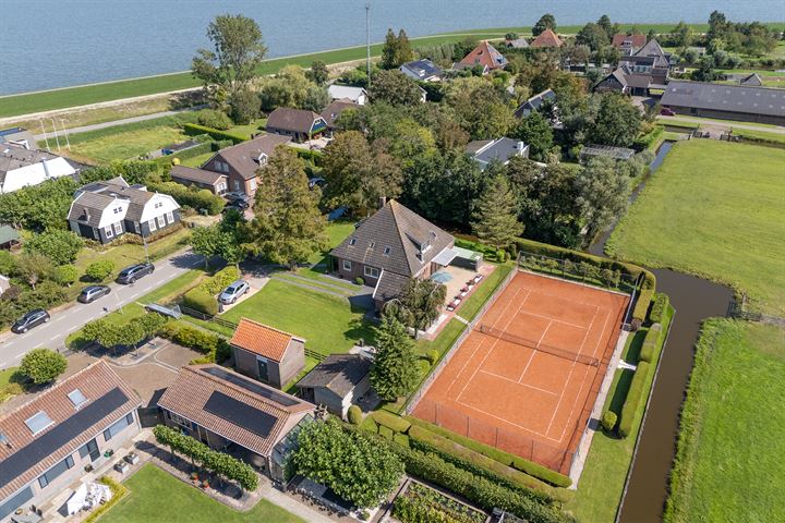 Photo of property Warder 177, Warder