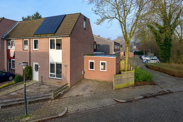 Photo of property Warenargaarde 11, Apeldoorn