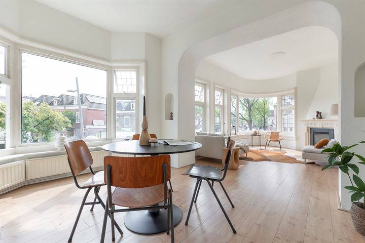 Warmoesstraat 74 en Groningen foto