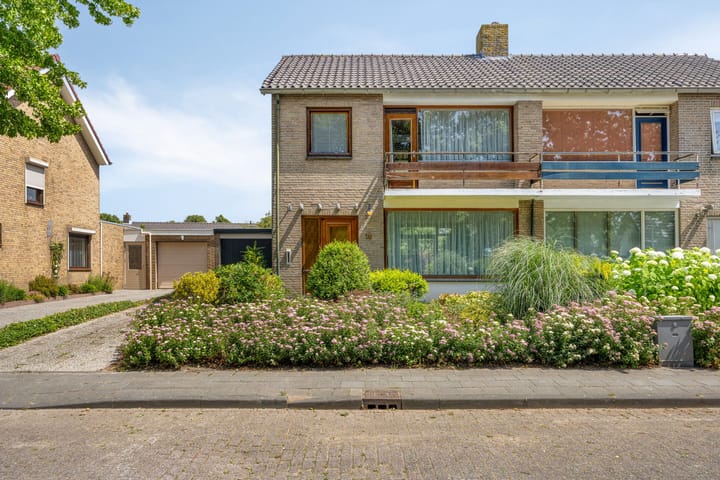 Waterstraat 78 in Halsteren Foto