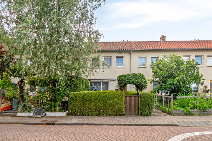 Wederikplantsoen 22 in Gouda photo