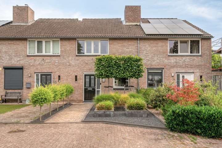 Weegbree 26 in Mierlo Foto