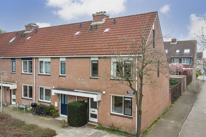 Weegbreestraat 2 in Purmerend Foto