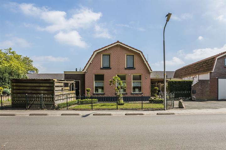 Weemestraat 10 in Vriezenveen Foto