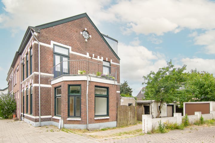 Weeresteinstraat 23 in Hillegom photo