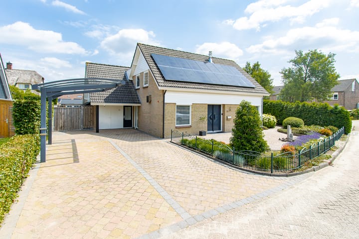 Weidestraat 11 in Genderen Foto