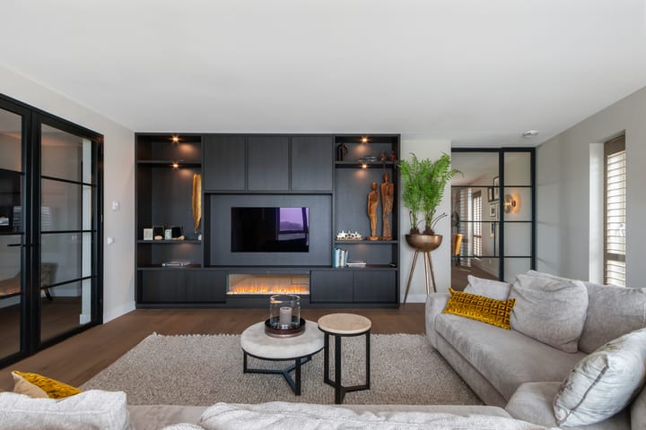 Werf van Gips 370 in Dordrecht photo