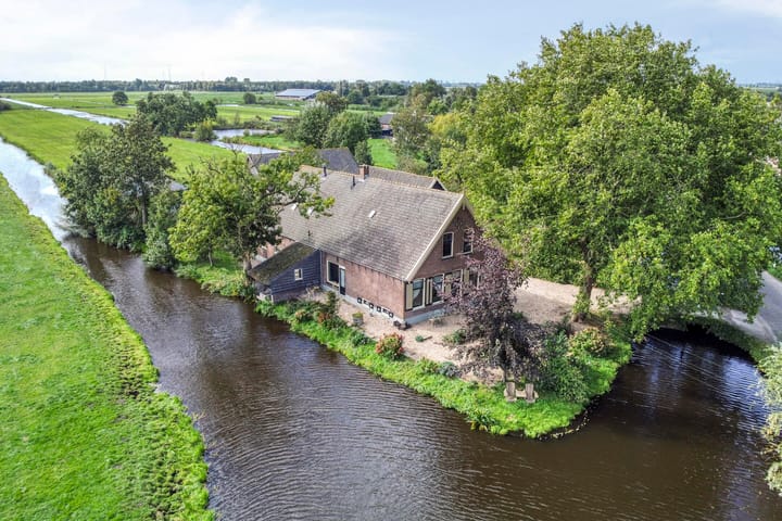 Westeinde 15 in Berkenwoude Foto