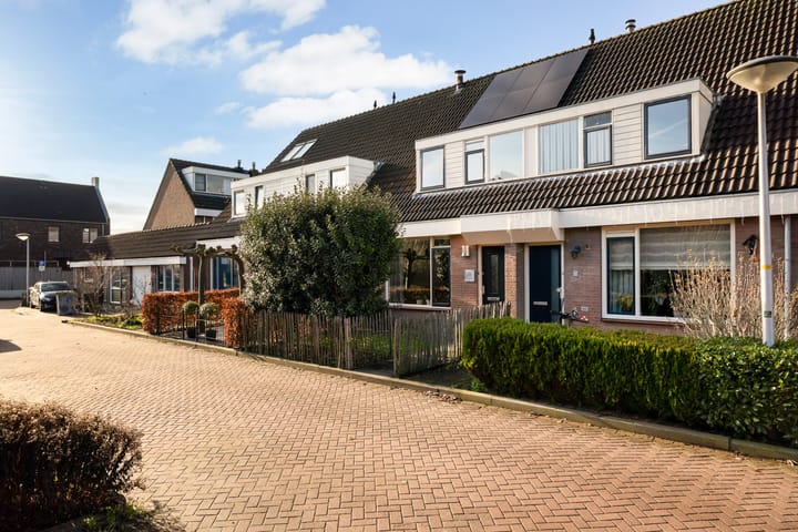 Westmeerlaan 24 in Roelofarendsveen