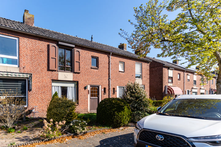 Wethouder Jonkersstraat 24 in Halsteren Foto