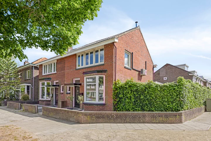 Wethouder Nijhuisstraat 69 in Enschede foto