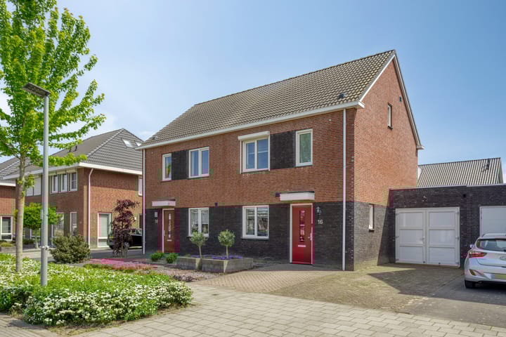 Photo of property Wiel Gubbelsstraat 16, Nederweert