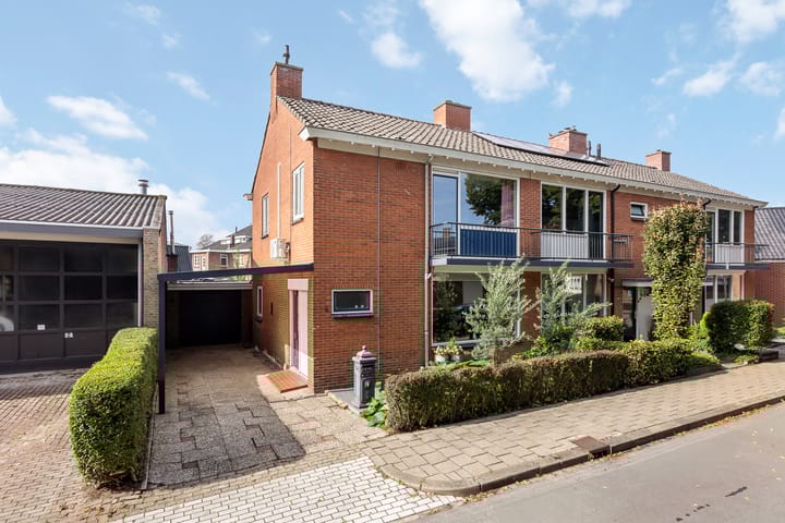 Wielewaalstraat 6 dans Hengelo photo