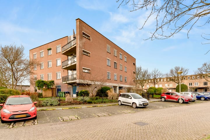 Wieringer Aak 10 in Velserbroek