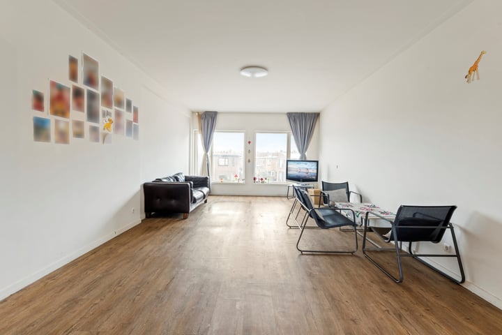 Wijkerstraatweg 125A in Velsen-Noord photo